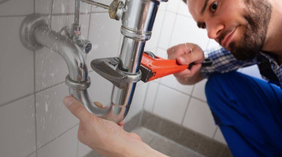 Professional clogged toilet repair services in Lynchburg, MO